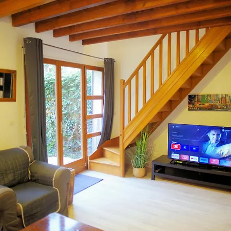 Holiday home Maison De Charme Avec Jardin A 10mn De Paris *