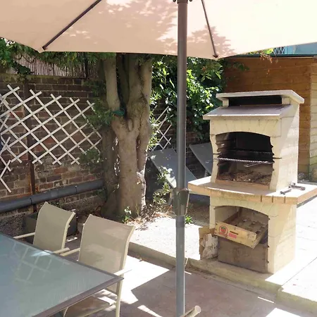 Prázdninový dům Maison De Charme Avec Jardin A 10mn De Paris Nanterre